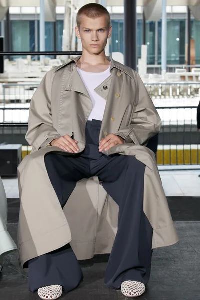 Look 1